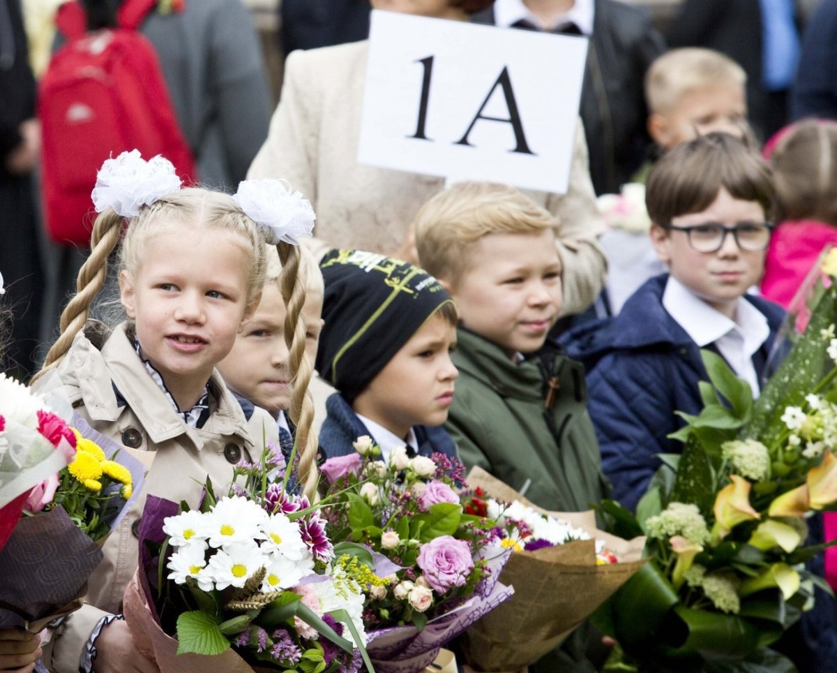    В Югре за школьные парты сядут четверть миллиона учеников