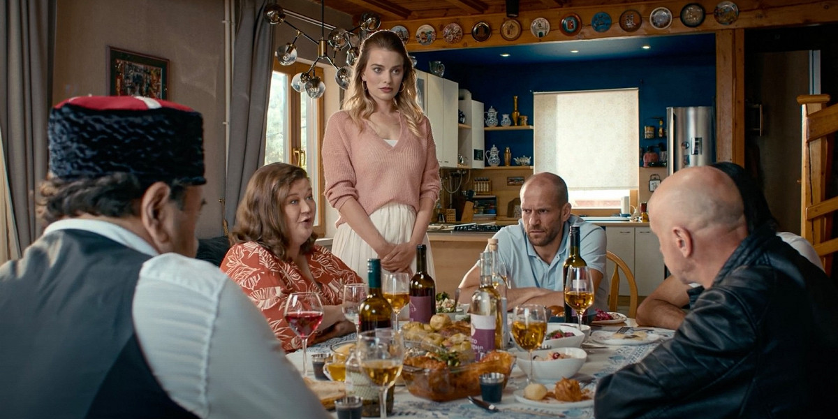 И этот парень во главе стола тоже не он , а другой...