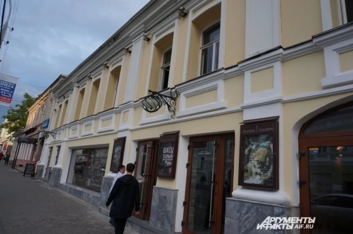    В Перми суд обязал снять вывеску с исторического здания кинотеатра «Триумф»