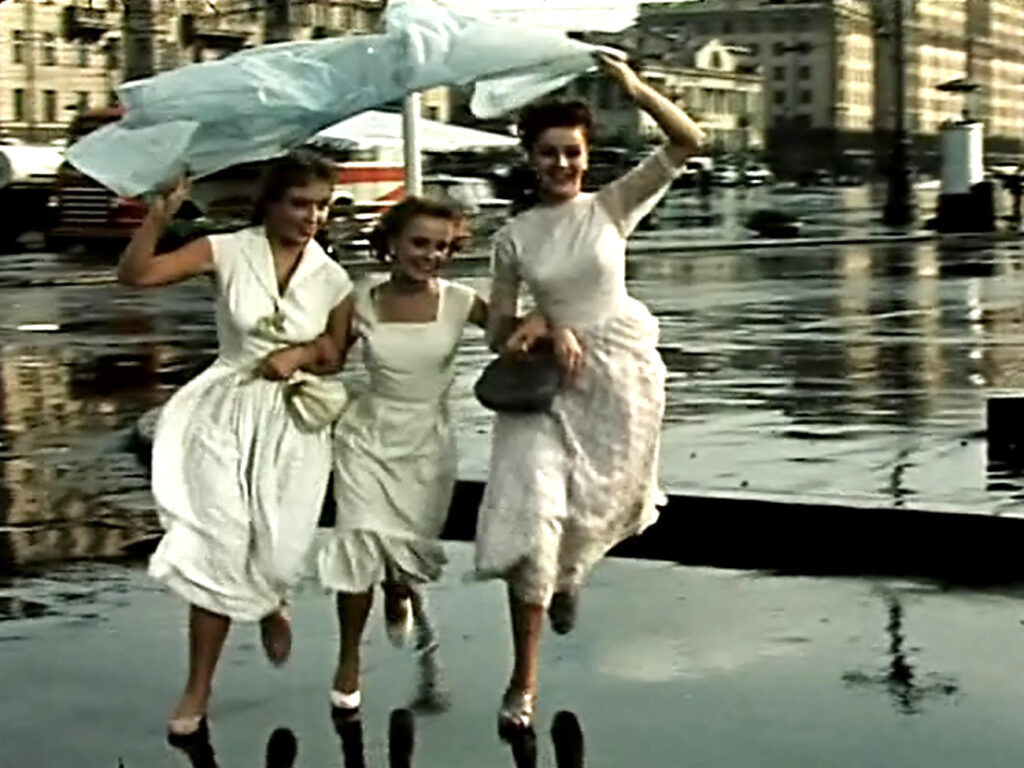   Кадр из фильма “Сверстницы”