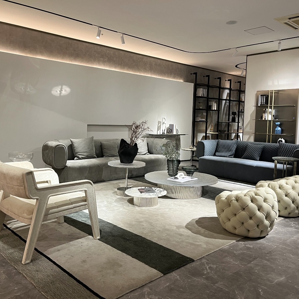 Кресло с каретной стяжкой Weber Источник: https://old-loft.com/kreslo-s-karetnoy-styazhkoy-weber