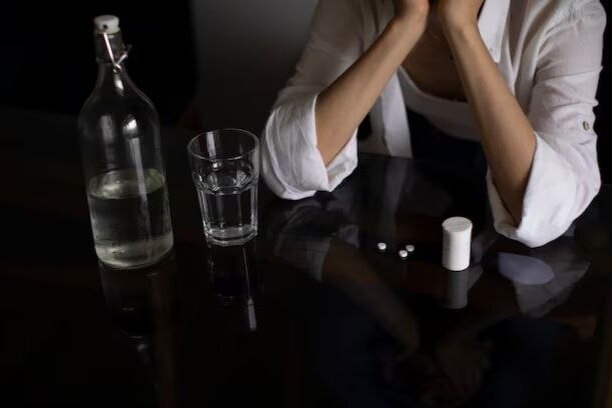     Почему ни в коем случае нельзя совмещать обезболивающие и алкоголь