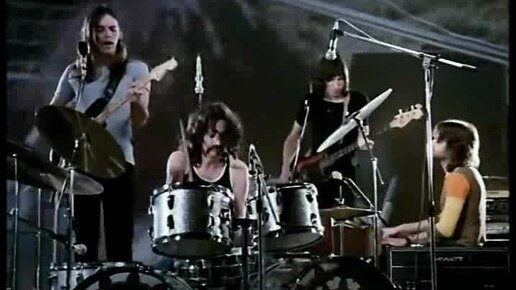 Download Video: Шикарный и качественный фильм-концерт! Pink Floyd – 1972 - Live at Pompeii.