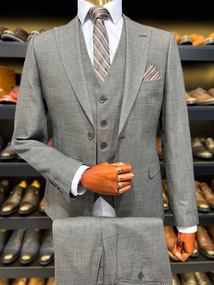 Мужской классический костюм 3-ка в сером цвете, артикул на сайте k-emr-003676