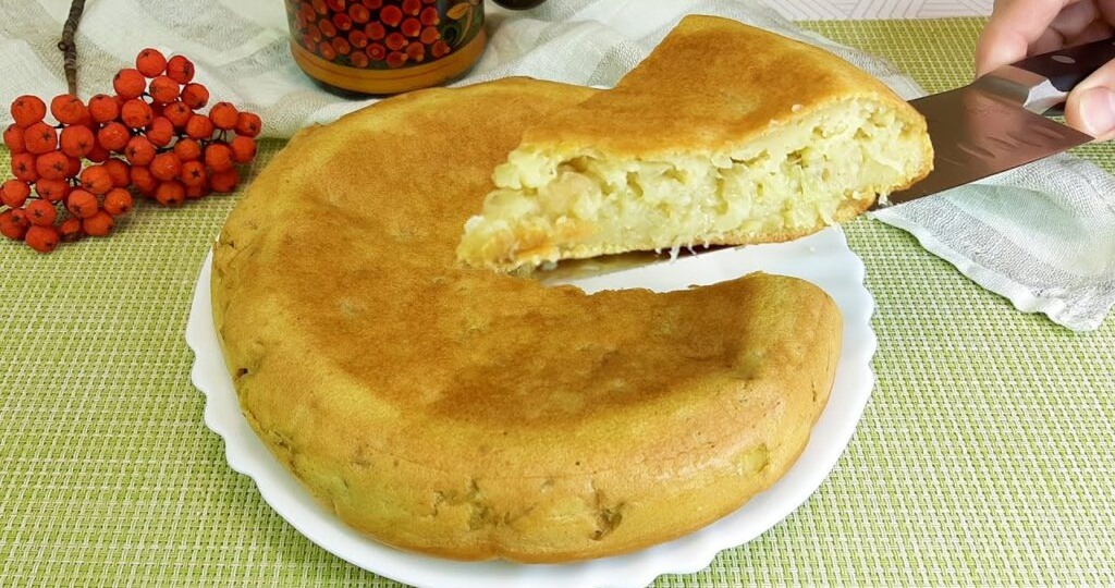 Заливной пирог с капустой на сковороде