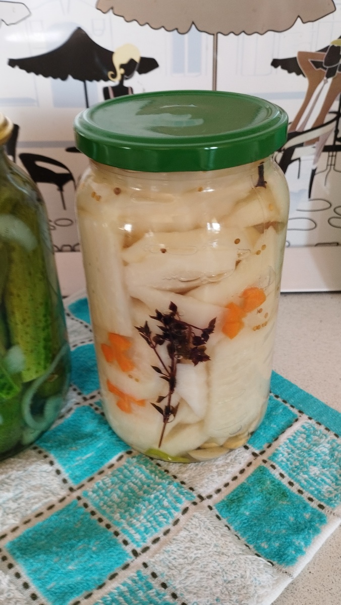 Кольраби маринованная 