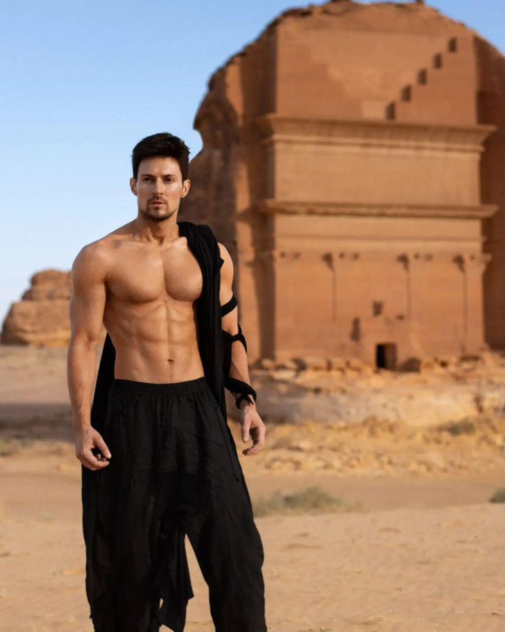 Фото с сайта https://www.vokrugsveta.ru/articles/20-faktov-o-pavle-durove-kotorye-vy-dazhe-ne-znali-foto-id5822681/