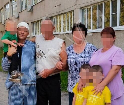 В госпитале Михаила навестили родные