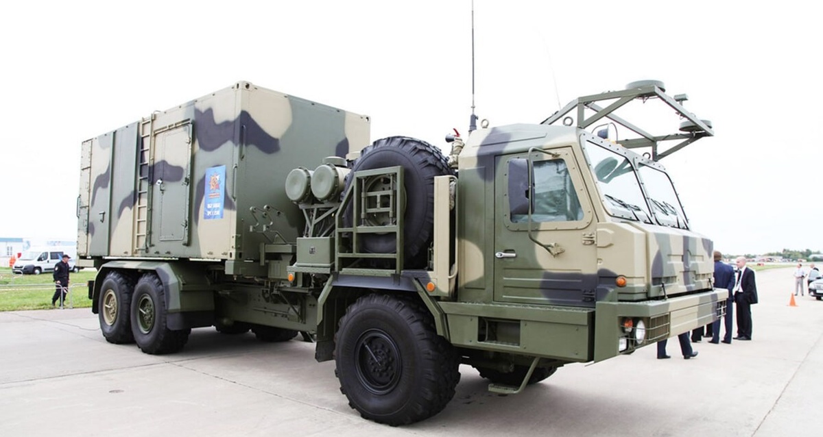 На фото: ЗРК С-350 «Витязь». Новейший комплекс для ПВО России. Источник фото: Wikipedia.org