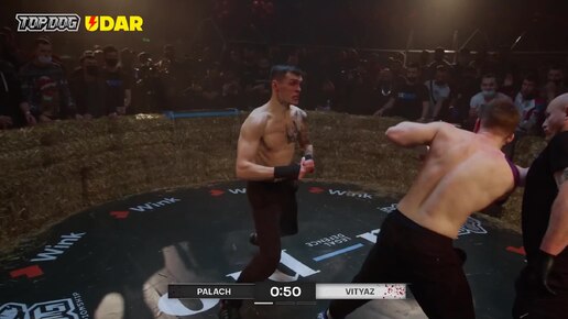 Télécharger la video: Top Dog FC 7_ Владислав Коломейцев vs Владислав ПАЛАЧ