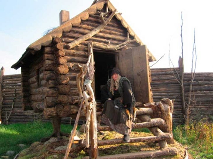 <<Дом Бабы Яги - избушка на курьих ножках>>