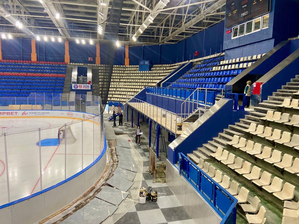  📷    Денис Паслер проверил ход ремонтных работ во Дворце спорта «Юбилейный» в Орске Белов Михаил Александрович