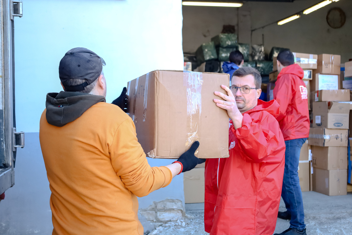 В Курскую область собирают продукты и средства личной гигиены.  Фото: ФедералПресс / Елена Майорова