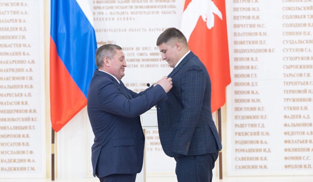    Вручение наград. Источник: volgograd.ru Автор фото: Администрация Волгоградской области