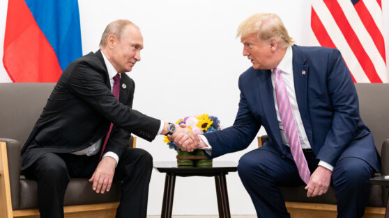    Трамп в новой книге рассказал о хороших отношениях с Путиным Роман Захаров