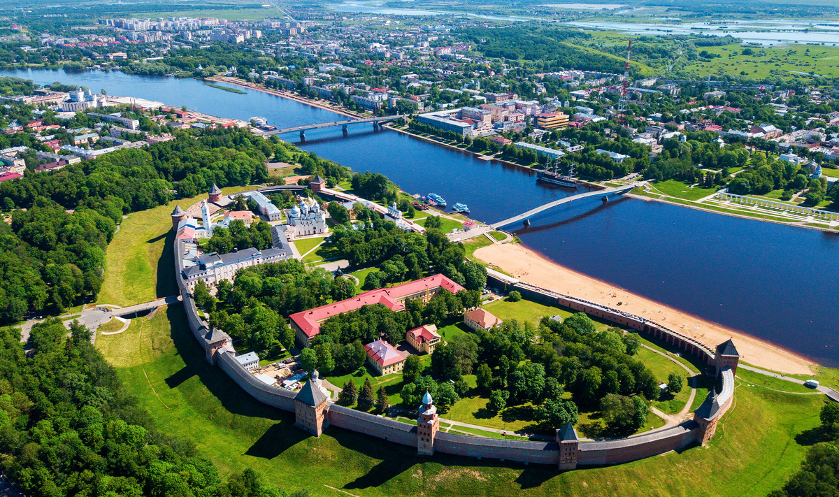 Подготовили гид по главным достопримечательностям Новгородской области.Фото: Mikhail Gnatkovskiy / Shutterstock.com