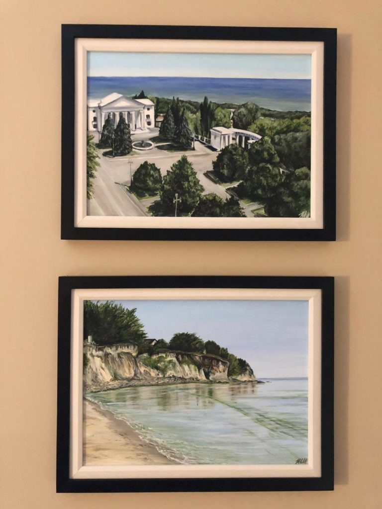 "Площадь Победы" и "Берег моря", художник Н. Швецова, масло/холст, 30*40см