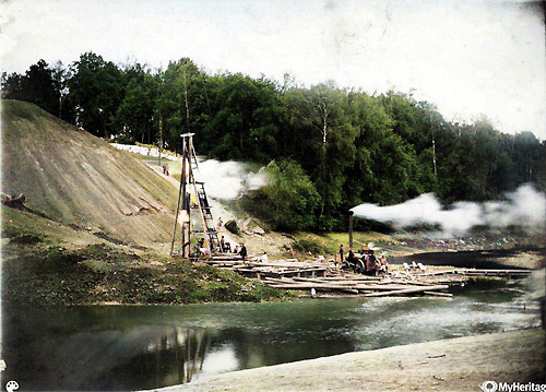 Постройка ж/д моста близ села Хрусловка, 1898
Фотограф Н.П. Лавров, цвета восстановленные
