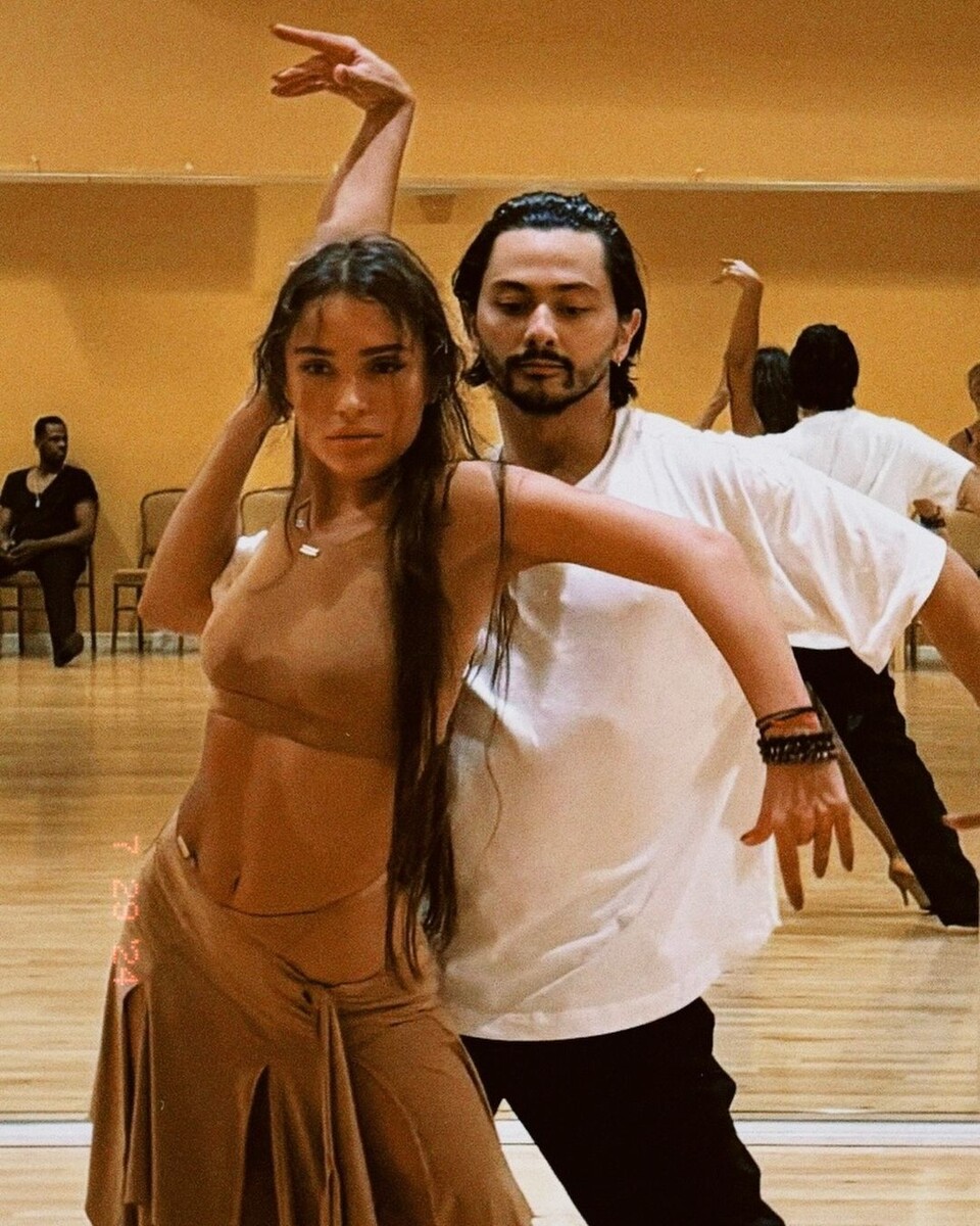    Мария Мельникова одержала победу на чемпионате мира по спортивным бальным танцам в США вместе с партнером Остином ДжосономСоцсети