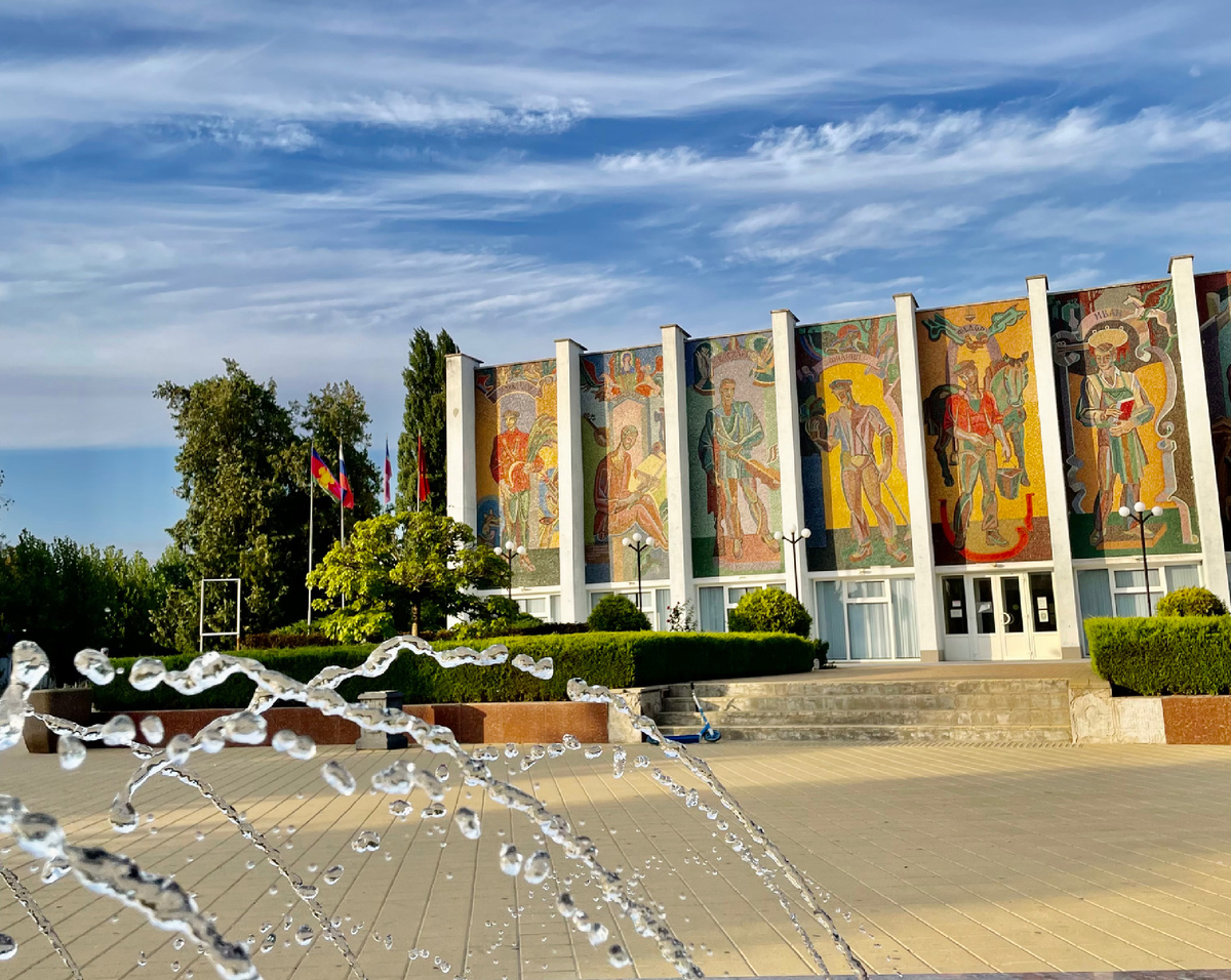 Здание музея семьи Степановых.