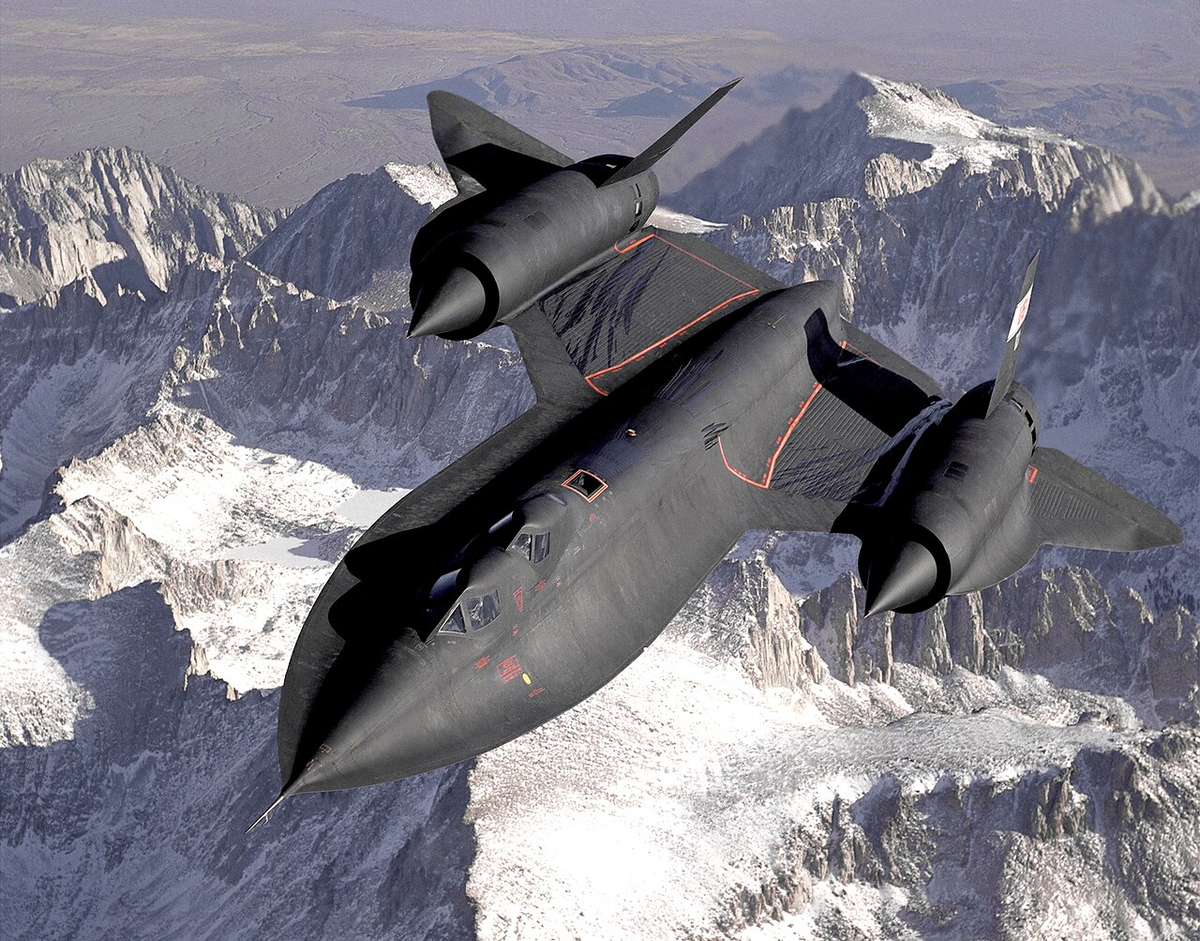 Lockheed SR-71 Blackbird в 1966 году стал самым быстрым в мире