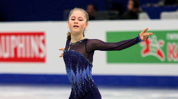 Юлия липницкая биография личная жизнь фото Олимпийская чемпионка по фигурному катанию Липницкая стала тренером академии Плю
