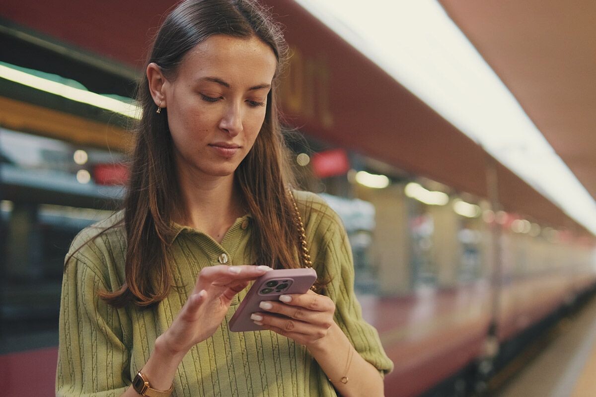 Проверить, готовы ли ваши документы, можно за пару минут. И никуда ехать для этого не придется. Источник: Shutterstock📷
