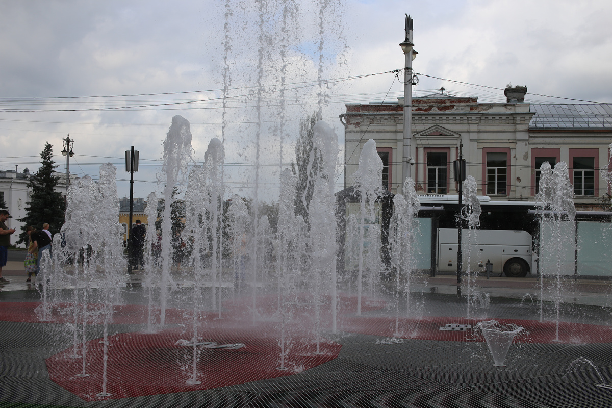 Светомузыкальный фонтан на Театральной площади