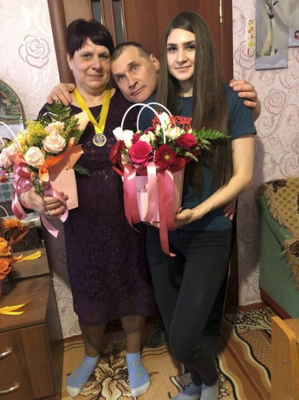    ВСУ убили семью авиационной бомбой на мосту в Курской области. Что происходит в российском регионе?