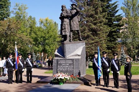 Мемориал «Памяти моряков полярных конвоев 1941-1945 гг.» в Санкт-Петербурге