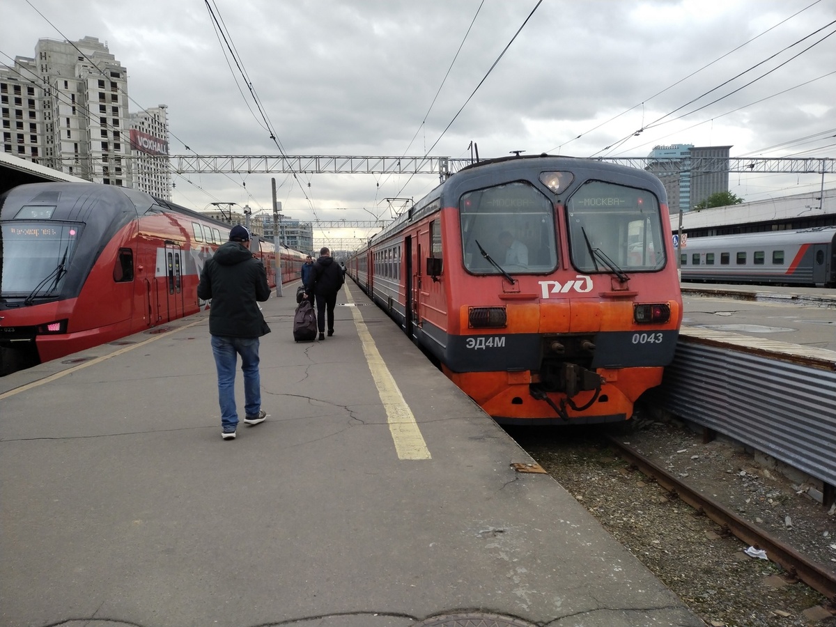 Электропоезд ЭД4М-0043, ст. Москва-Пасс-Павелецкая