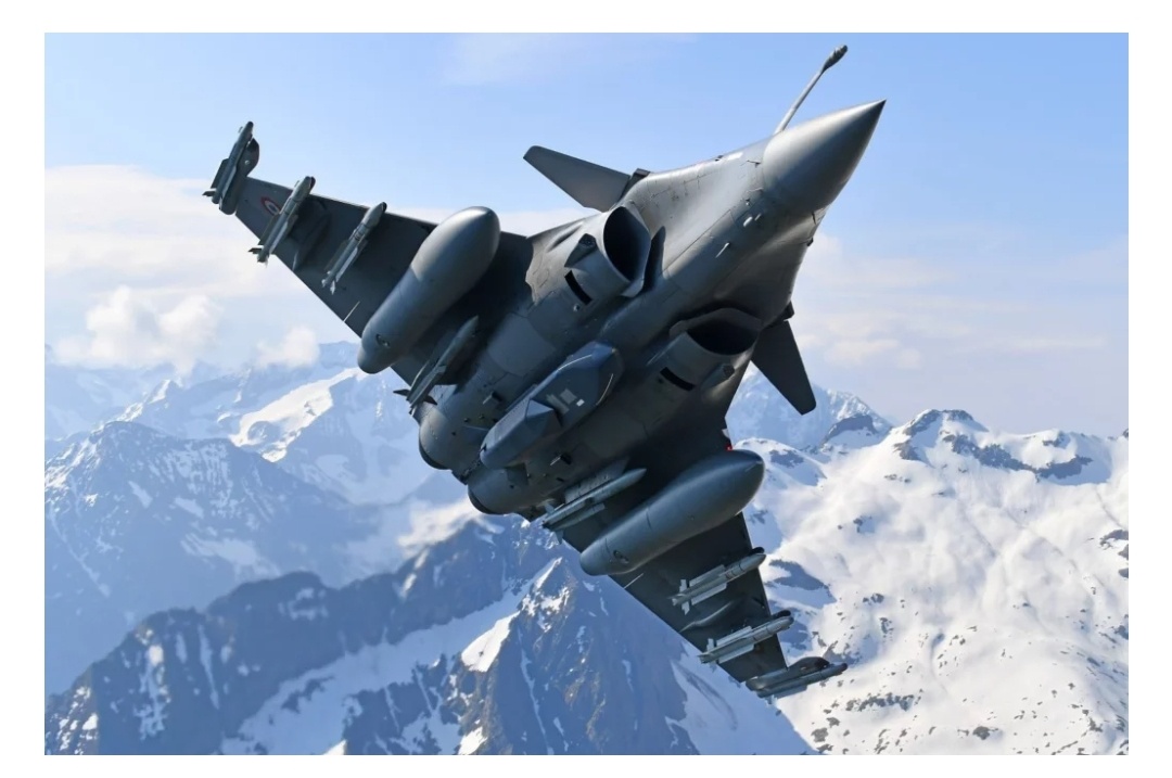 Поставка 12 реактивных самолетов Rafale, включая девять одноместных и три двухместных модели, все в усовершенствованной конфигурации F4.1 (Источник изображения: Dassault Aviation)