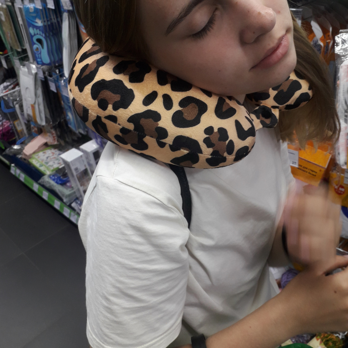 дорожная подушка в модной леопардовой расцветке🙂