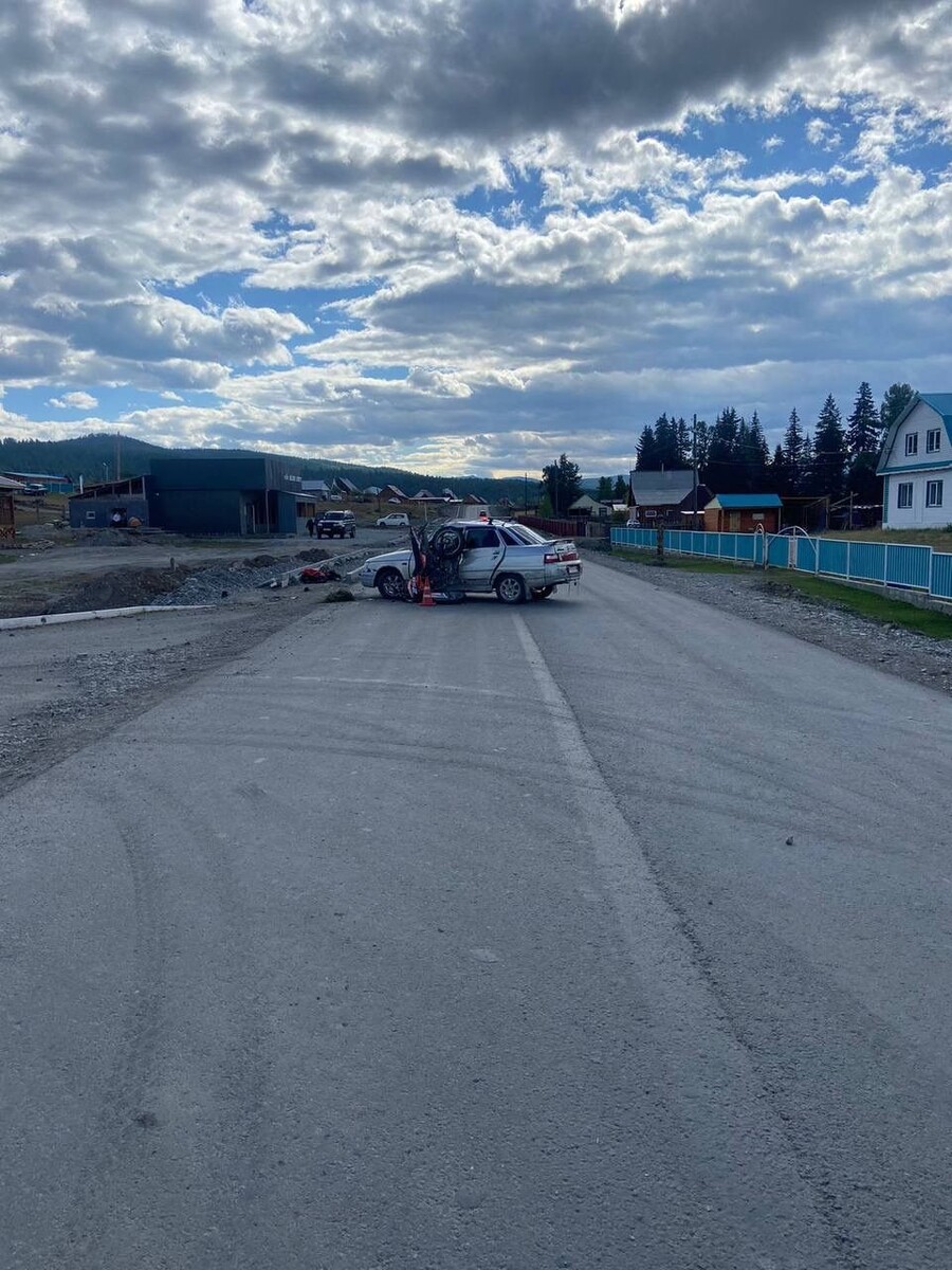    Смертельное ДТП с мотоциклом на Алтае. Источник: t.me/gibdd04