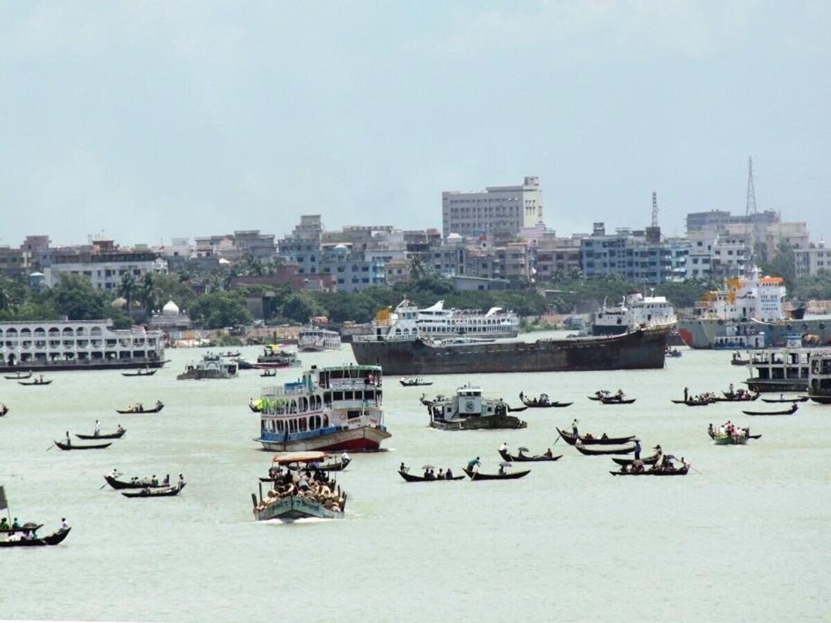    Лодки и рикши города Дакка© РИА Новости / Евгений Пахомов