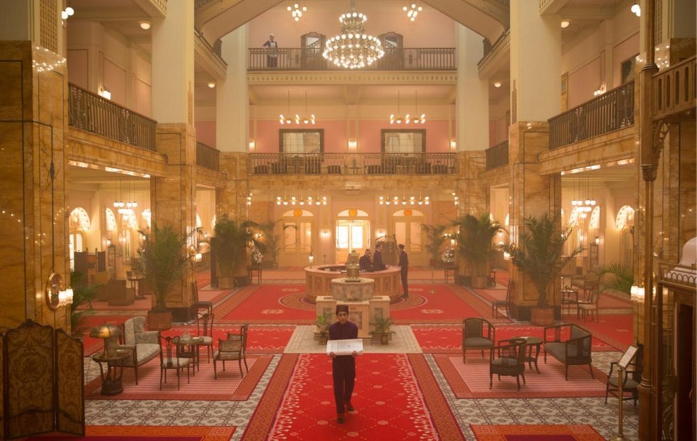 Обложка: фильм «Отель «Гранд Будапешт»