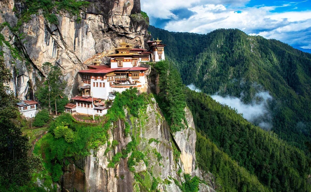    С пересадкой в Дубае можно будет добраться в одну из самых закрытых стран мира