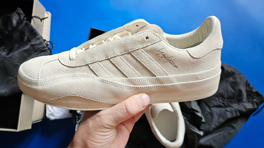 Распаковываю кроссовки adidas Y3 Gazelle