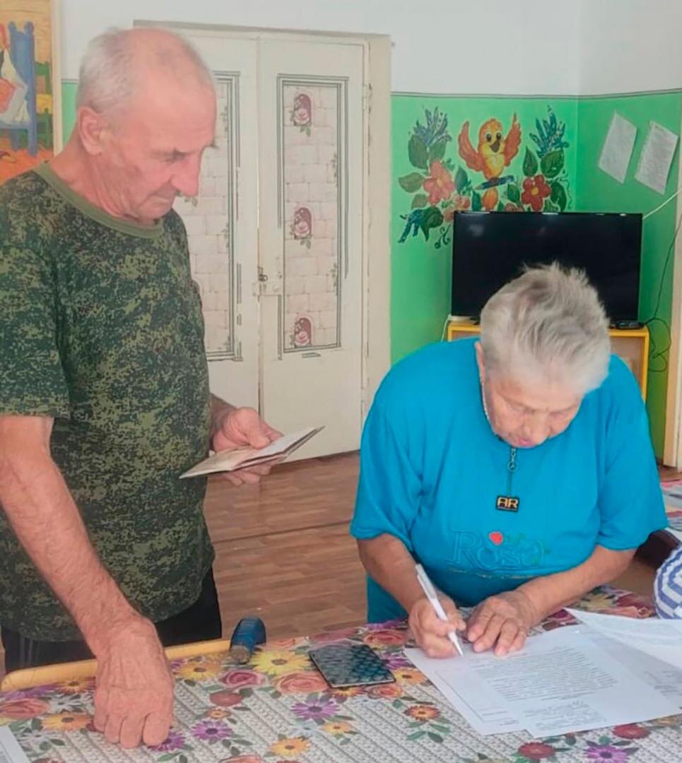    Жители Курской области досрочно проголосовали за своего губернатора на Орловщине