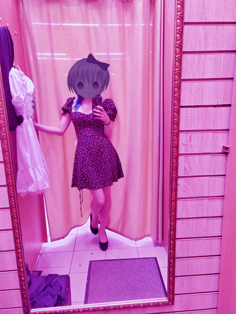 Фото, которые она скидывала ему.