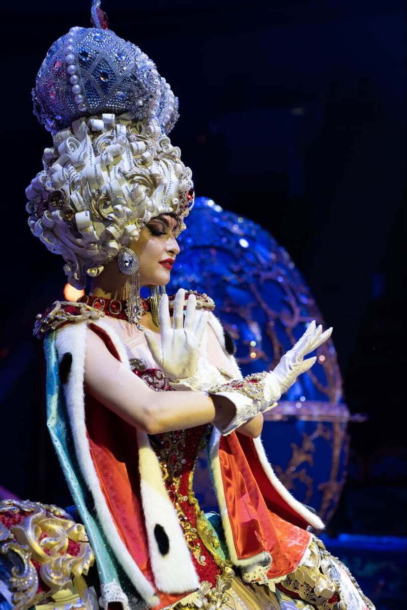 Полина Олефирова - артистка балета шоу Гии Эрадзе "Бурлеск"