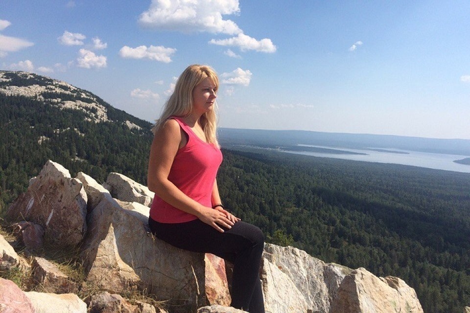    По одной из версий, туристка сорвалась с обрыва и разбилась при падении. Фото: личная страница в соцсетях.