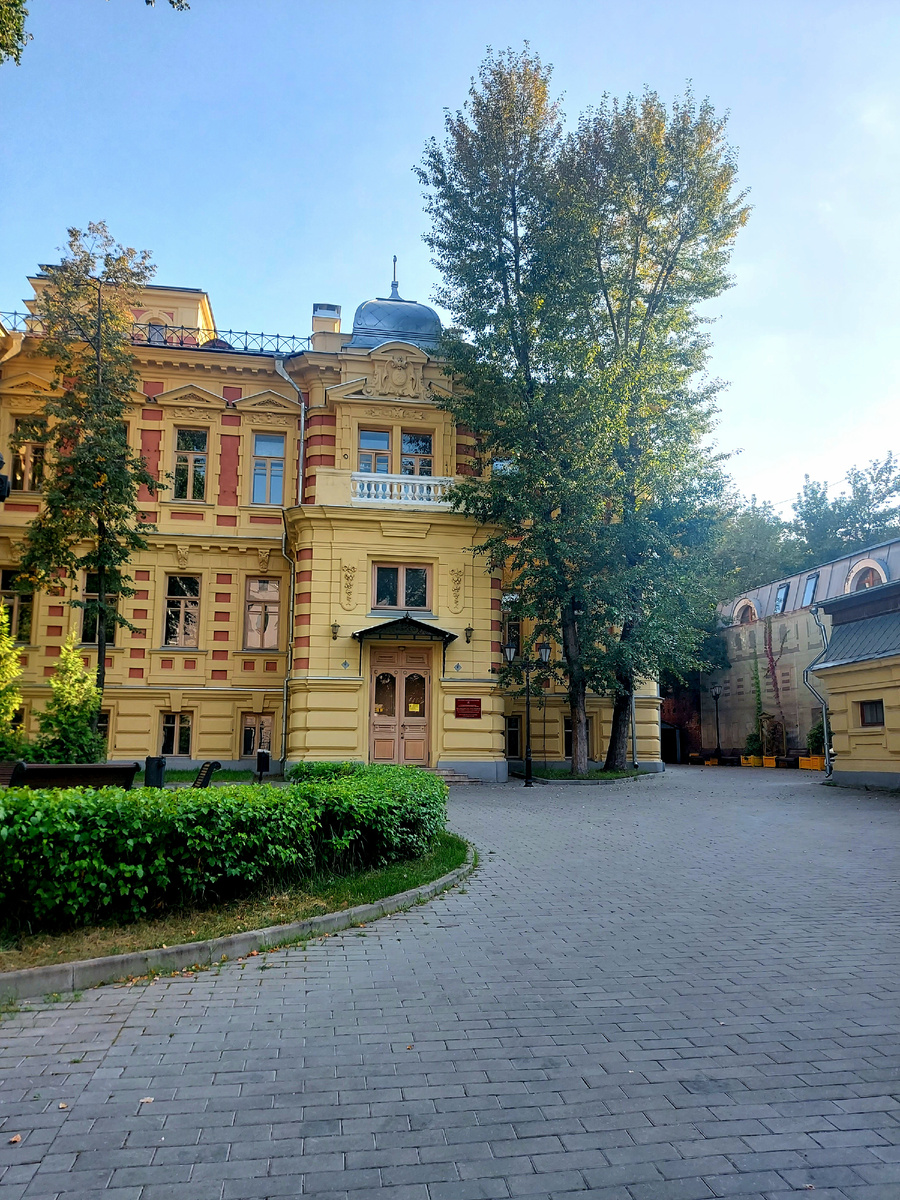 Вход в квартиру Фёдора Прове