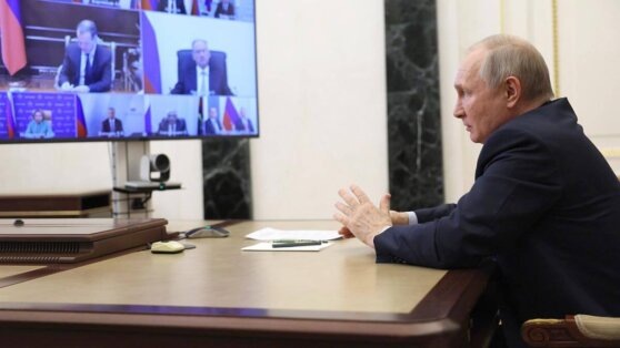    В Кремле заявили, что Путин держит под контролем ситуацию в ряде регионов Анастасия Романова