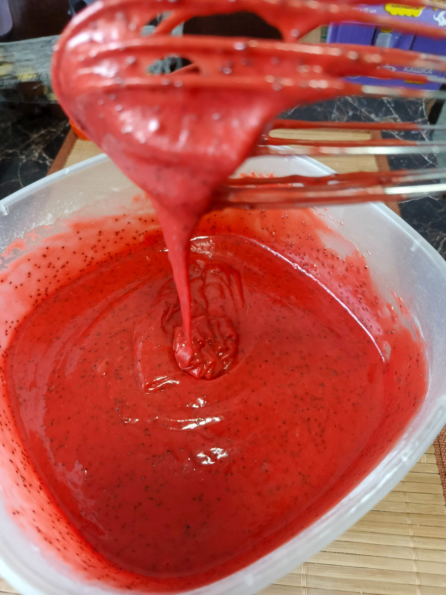 Тесто по густоте примерно как сметана