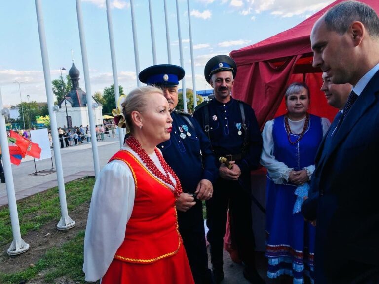    Губернатор Оренбуржья Денис Паслер поздравил с Днем города жителей Бугуруслана Марина Шарт