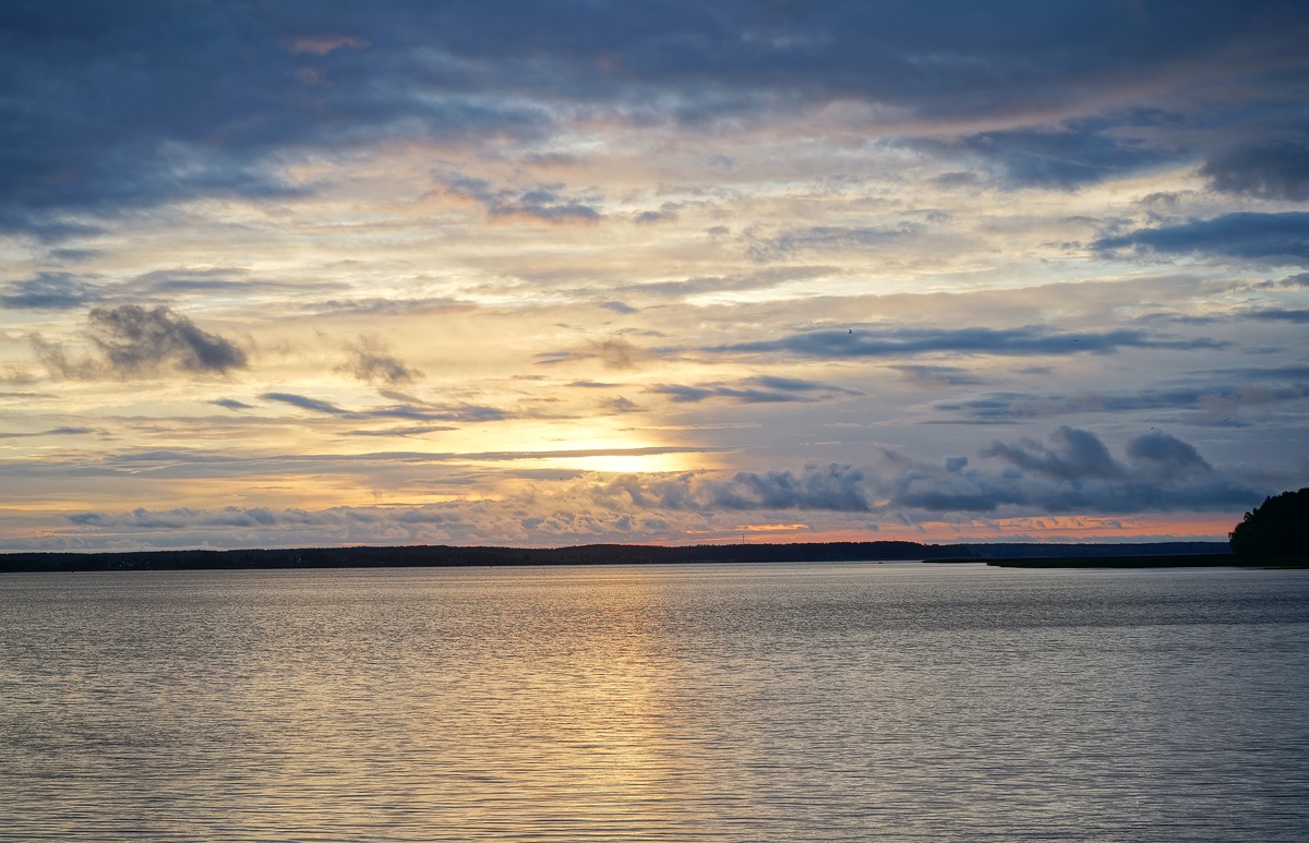 Закат над Селигером в июле 2024 года, фото автора