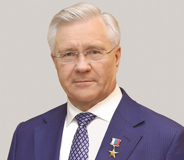    Гендиректор Сургутнефтегаза Владимир Богданов поздравляет с Днем работников нефтяной и газовой промышленности