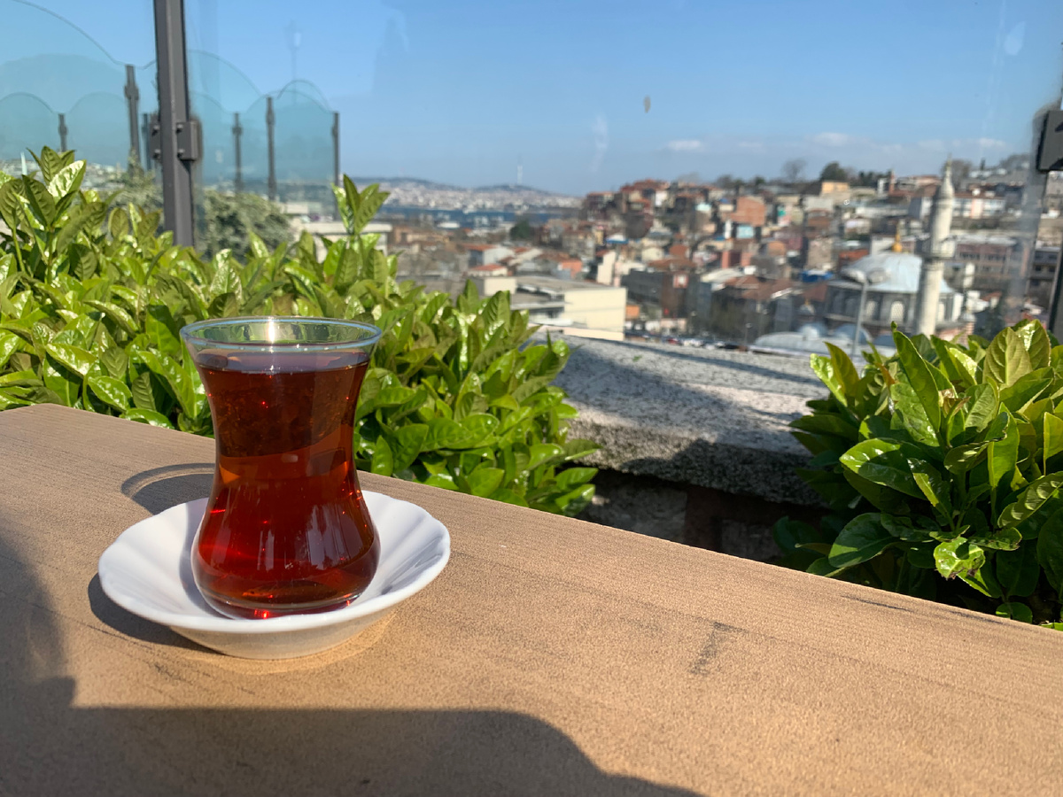 Просто чай в бардаке