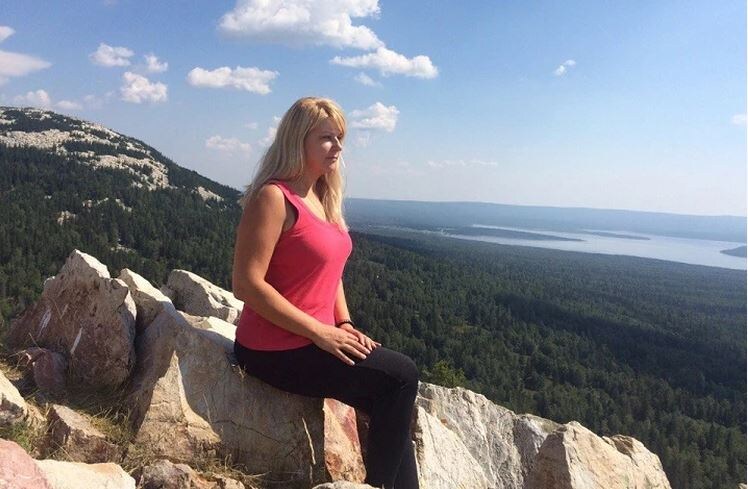 Наталья обожала горы. 